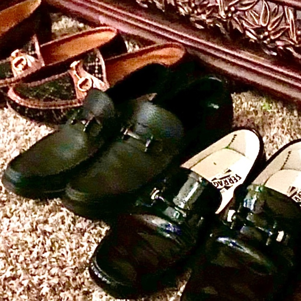 1 Gucci 2 Faragamo men’s loafers size 9